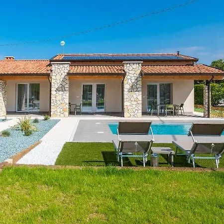 Corte Rocchetti Λατζίζε